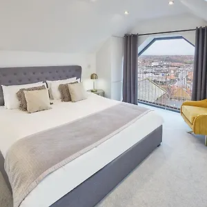 https://the-penthouse-hudsons-yard-house.yorkshirehotels.net
